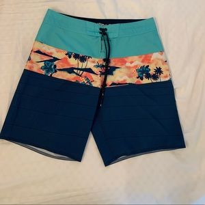 Men’s Billabong board shorts size 30